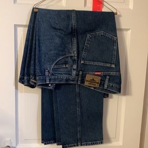 Mens Wrangler Reg. Fit jeans 42x30. Excellent cond. Fresh from dry cleaners. ~